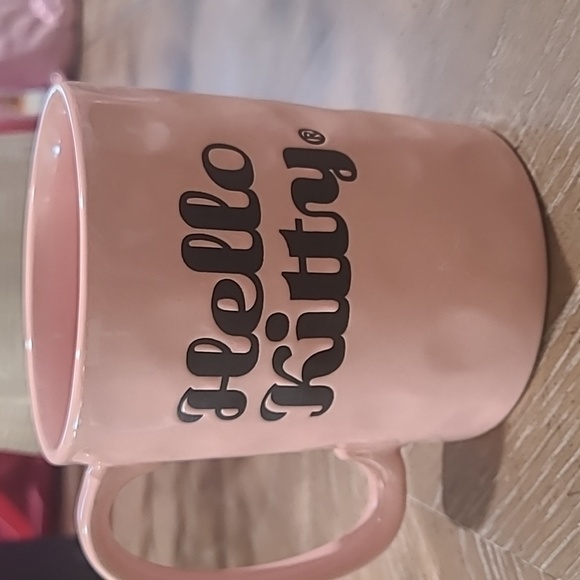 Hello Kitty Pink Spring Mug - Picture 2 of 2